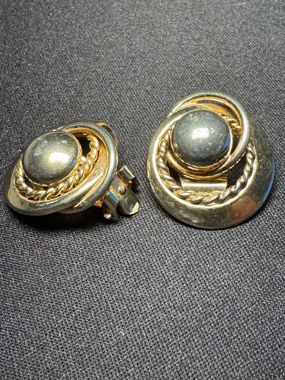 Vintage Kramer Gold Tone Clip On Earrings
